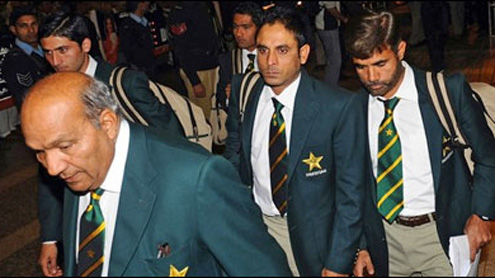 CM Punjab receives members of Pak cricket team