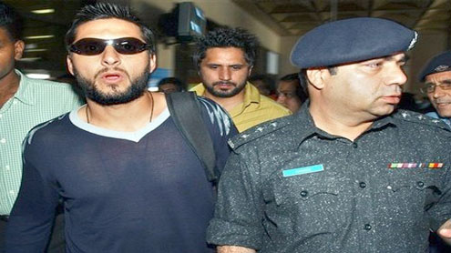 Karachi: National cricket team returns home