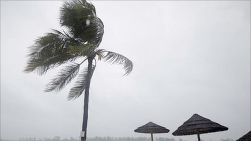 Hurricane Irene hammers Bahamas on way to US