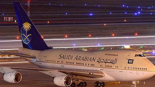 Saudi jet makes emergency landing