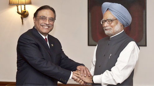 Manmohan Singh talks terror, Asif Ali Zardari harps on K-word