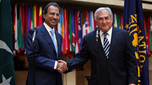 Pakistan eyes IMF for financial assistance