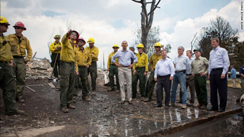 Obama tours site of deadly fire in Colorado