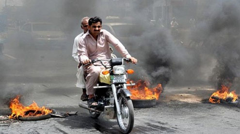 Power shortfall jumps to 7,733 MW, violent protests erupt throughout Punjab