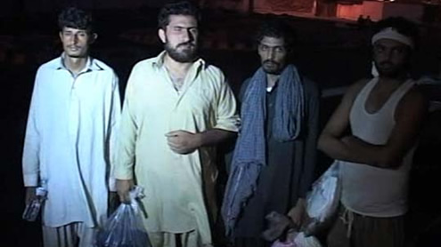 Pakistanis deported from Masqat reach Karachi