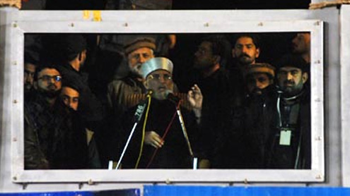 Qadri warns rulers to step down, dissolve assemblies till tomorrow