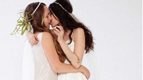 Girls star Jemima Kirke kisses jewelry designer Pamela Love