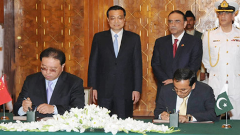 Pakistan, China ink accords on Economic Corridor Plan, maritime cooperation