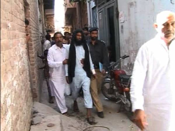Man Kills Wife and two year-old Son in Lahore