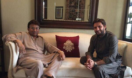 Afridi meets Musharraf