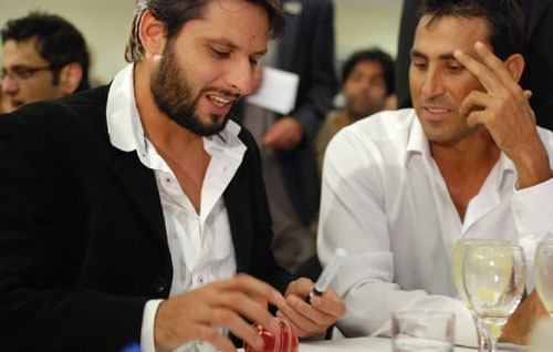 shahid afridi and Younis Khan
