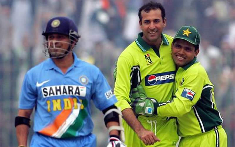 Former Pakistan Cricketer Arshad Khan Driving Uber Cab in Sydney