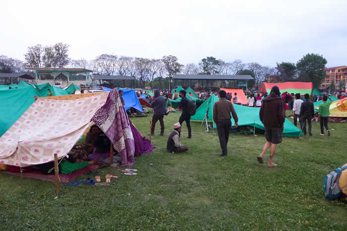 Quake survivors endure