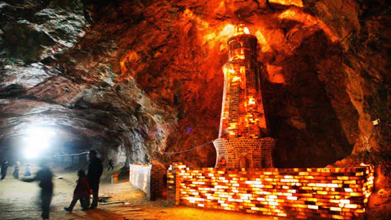 10 Amazing Places To Visit In Pakistan