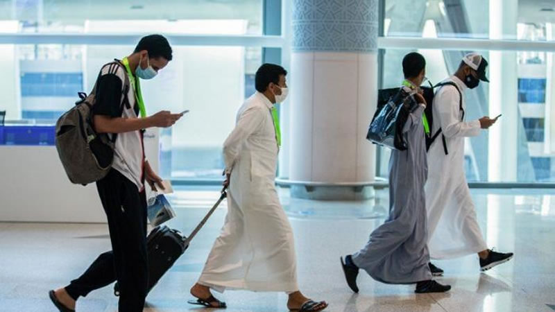 Saudi Arabia Suspends International Flights for a Week