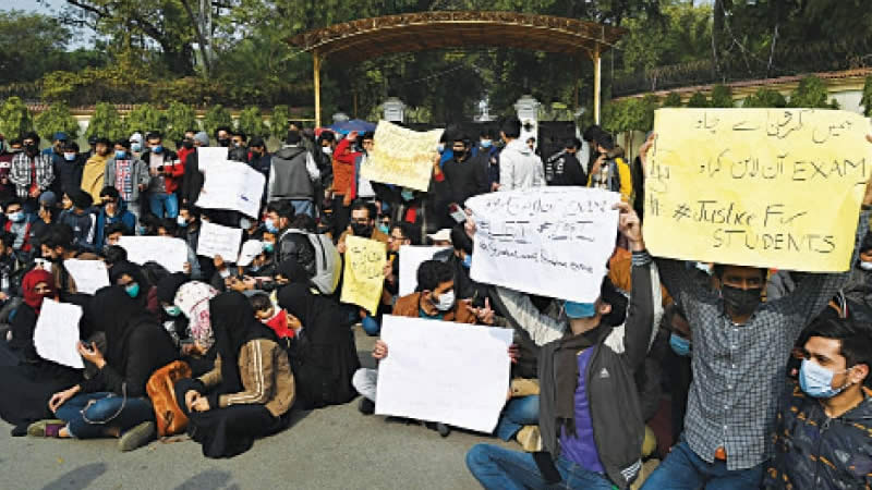 Universities to Decide on Taking Online Exams: Shafqat Mahmood