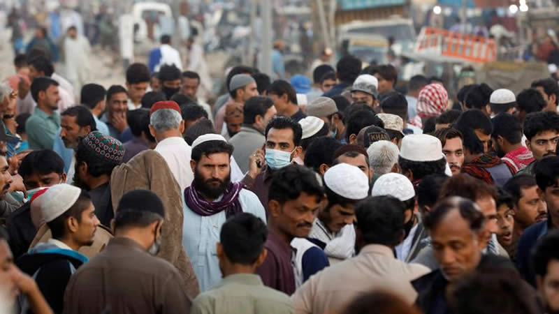 Pakistan Lifts Curb on Commercial Activities amid Decline in Covid-19 Cases