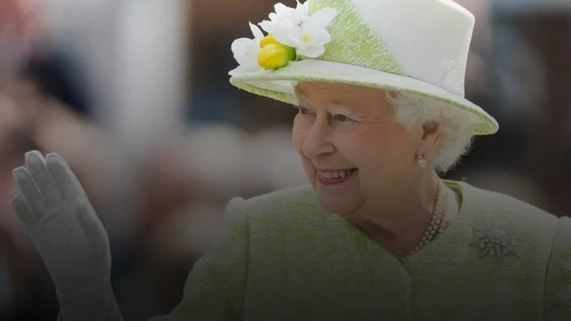 Queen Elizabeth ‘absorbing things quietly’ as royal fiasco rages on