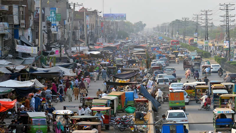 Covid-19: Over 200 shopkeepers detained for violating SOPs in Quetta