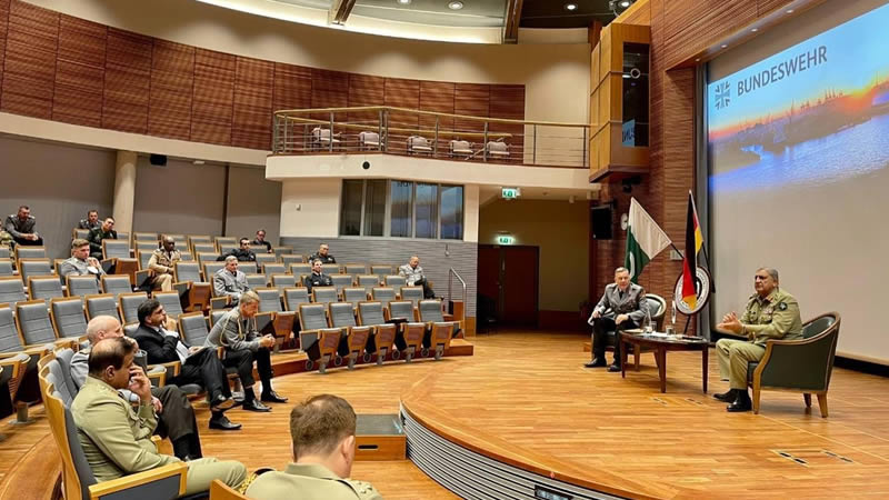 Gen Qamar seeks ‘meaningful international support’ to Resolve Regional Issues