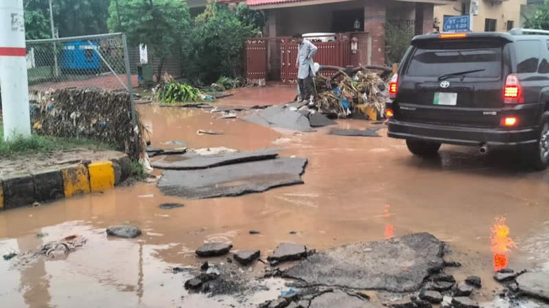 Islamabad Sector E11 cloudburst floods neighborhood in torrents