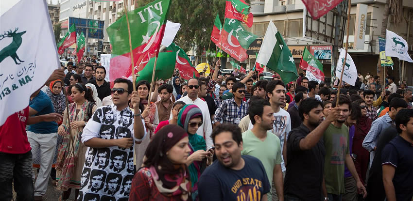 pti karachi strike photos