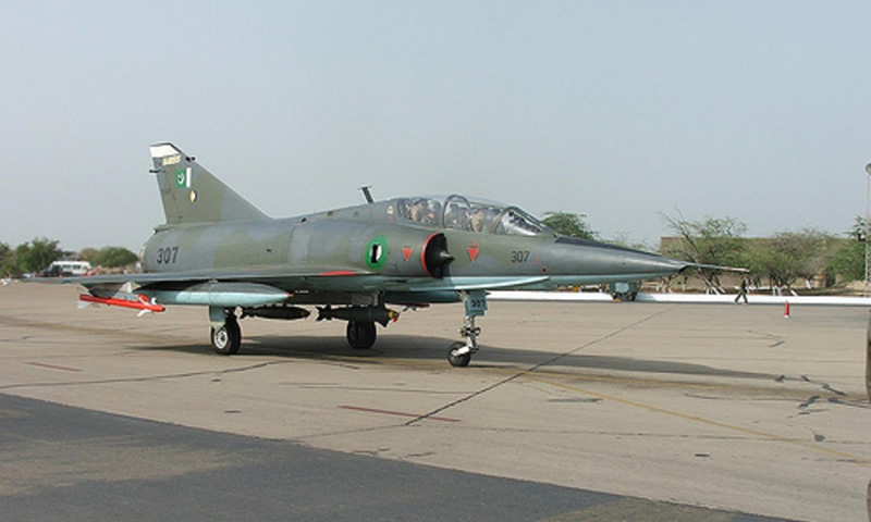 Pakistan Air Force Pilots Survive Jet Crash