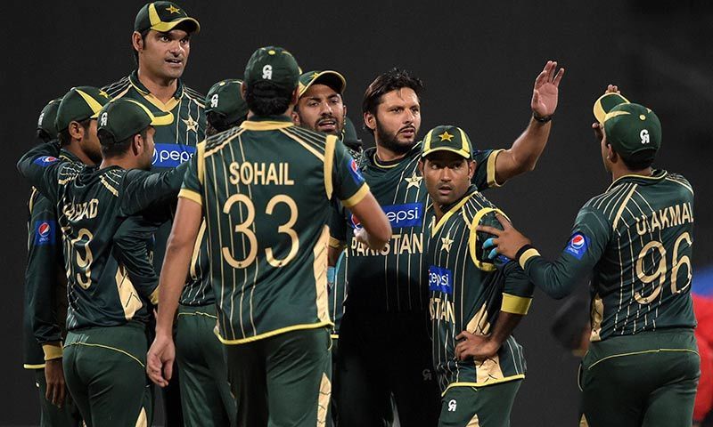 Pakistan crush New Zealand